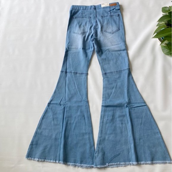 Umgee | High Rise Fringe Hem Bell Bottom Stretch Denim Jeans Light Wash New 3 - Picture 8 of 14